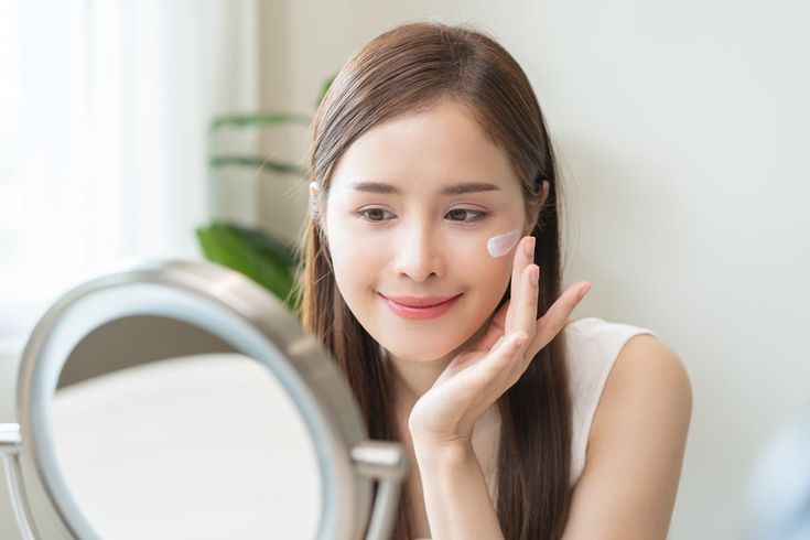 Kem Chống Nắng Có Gây Mụn Không? Sự Thật Và Cách Chọn Đúng Cho Da Dầu Mụn
